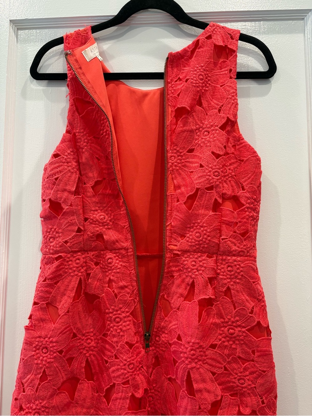 ASTR the Label Floral Lace Mini Dress Size Medium Coral Wedding Guest Party - Picture 4 of 11